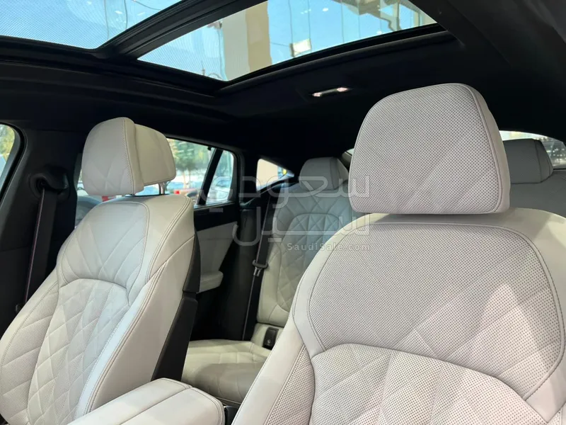 2025 BMW X Series 6 M Kit