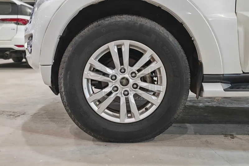 2020 Mitsubishi Pajero