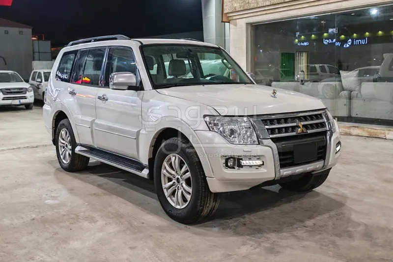 2020 Mitsubishi Pajero