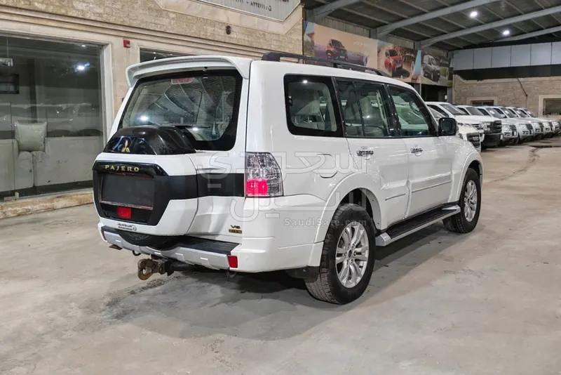 2020 Mitsubishi Pajero