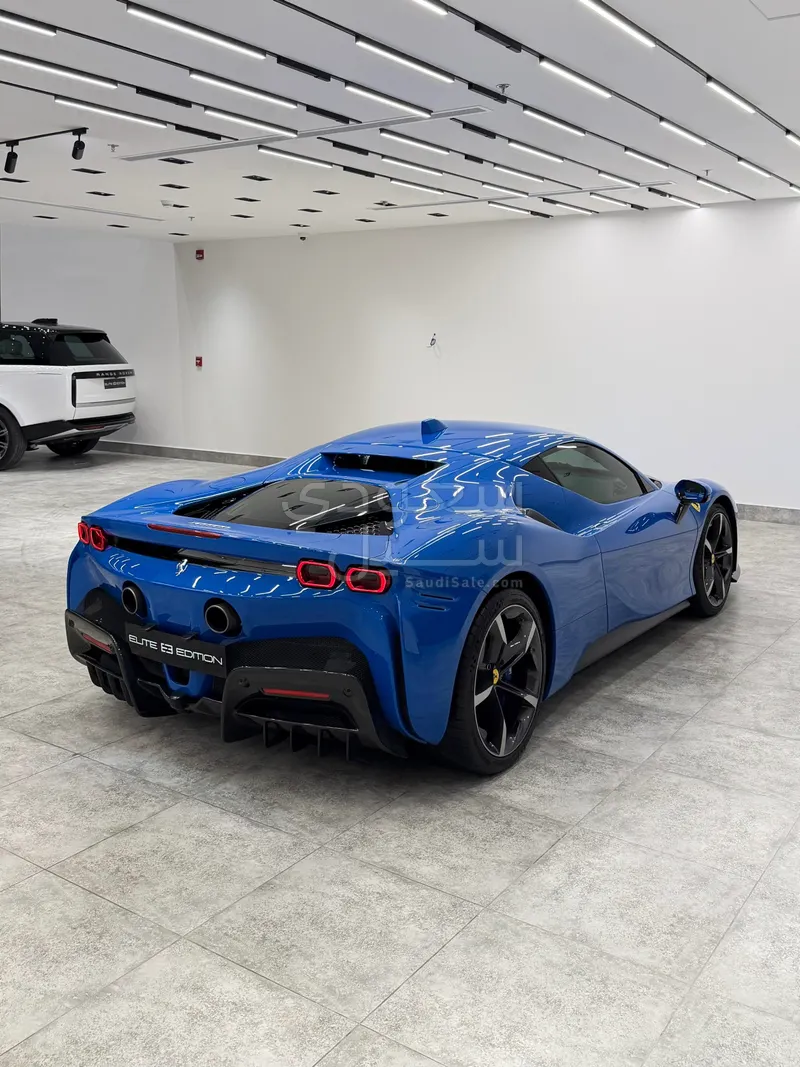 2021 فيراري اس اف 90 سترادالي