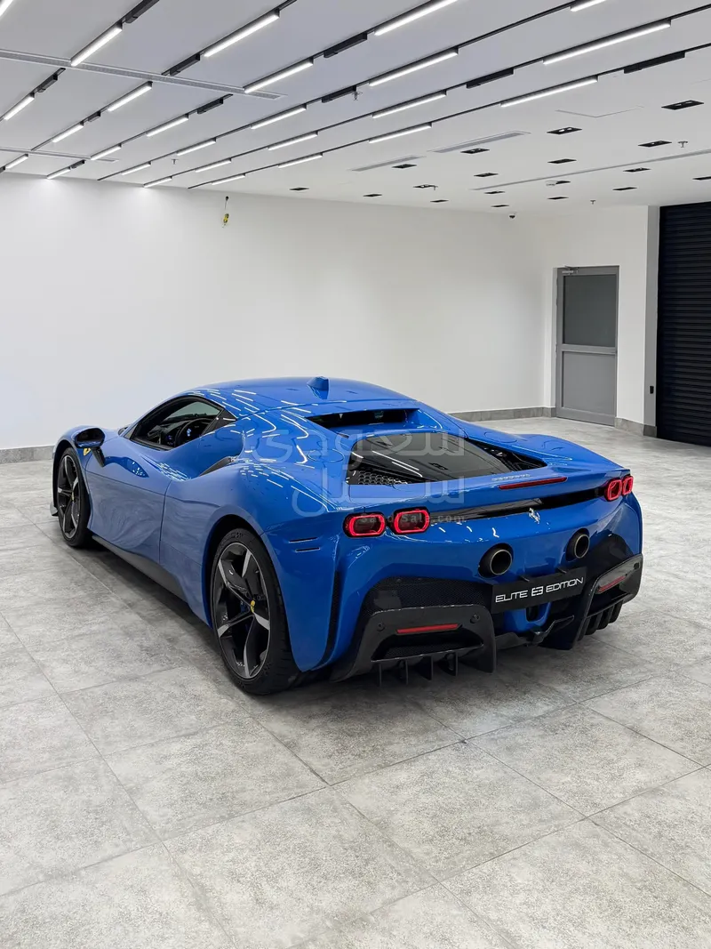 2021 فيراري اس اف 90 سترادالي