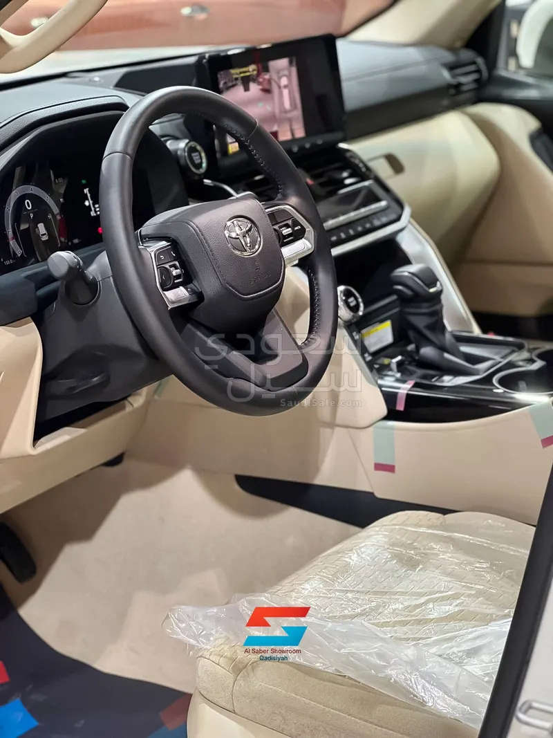 2025 Toyota Land Cruiser GXR 3