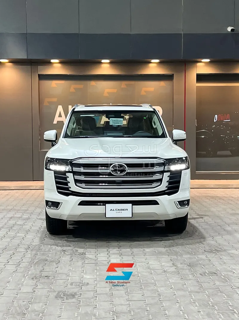 2025 Toyota Land Cruiser GXR 3