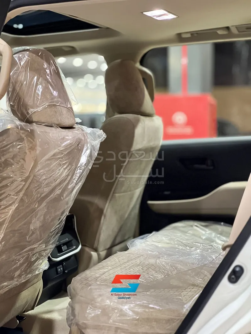 2025 Toyota Land Cruiser GXR 3