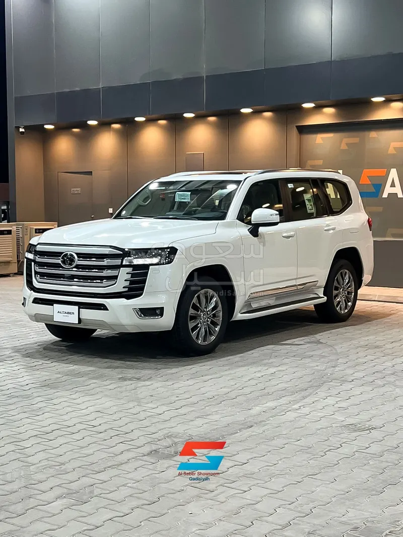 2025 Toyota Land Cruiser GXR 3