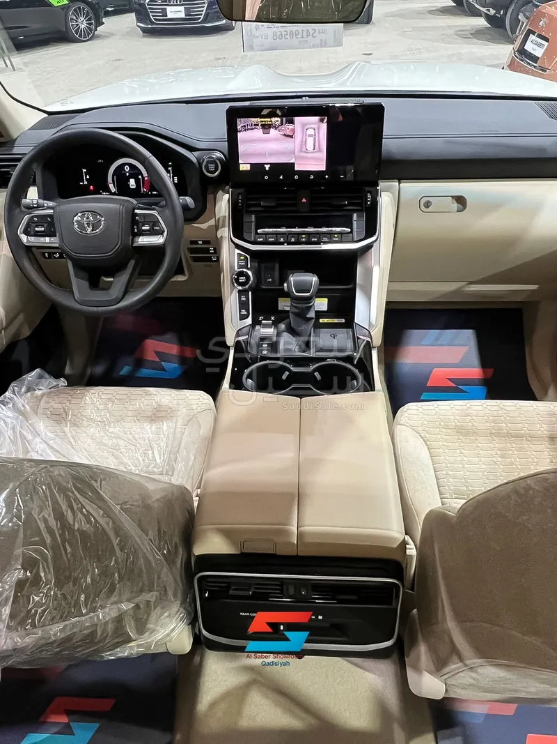 2025 Toyota Land Cruiser GXR 3