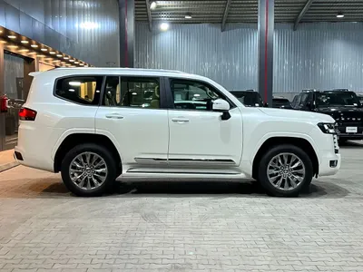 2025 Toyota Land Cruiser GXR 3