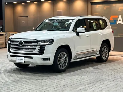 2025 Toyota Land Cruiser GXR 3