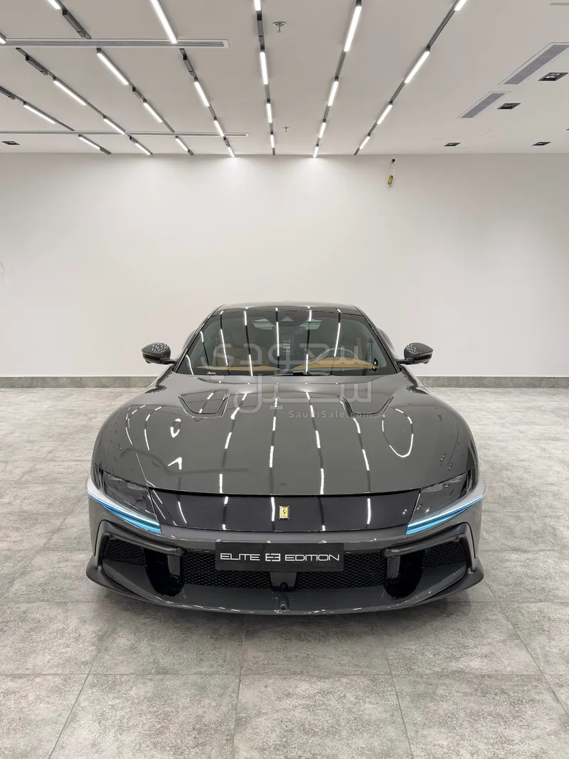 2025 فيراري 12 سيليندر