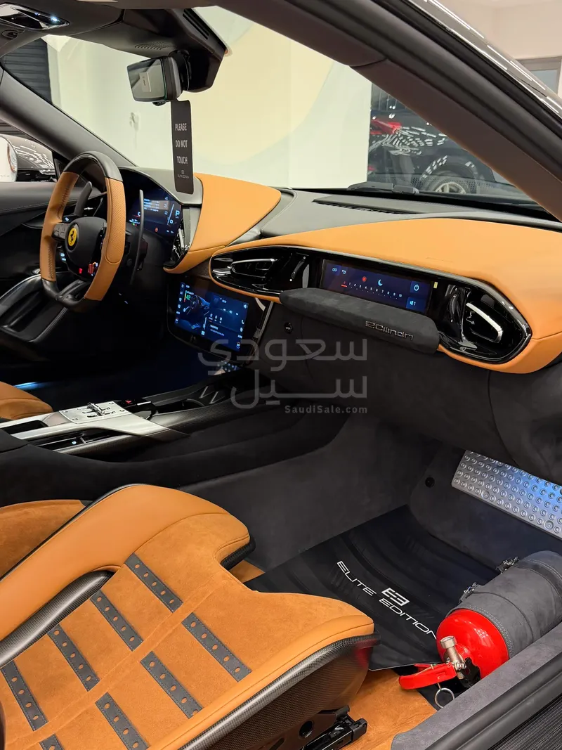 2025 فيراري 12 سيليندر