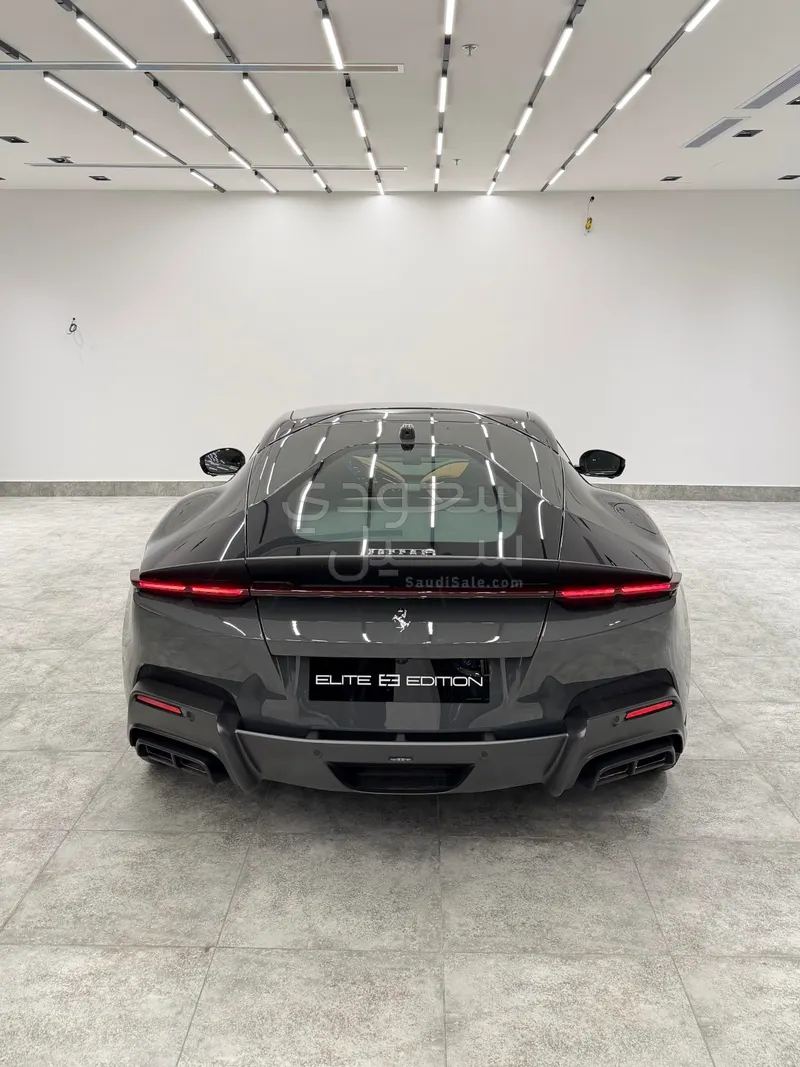 2025 فيراري 12 سيليندر