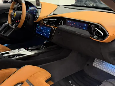 2025 فيراري 12 سيليندر