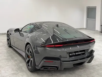 2025 فيراري 12 سيليندر