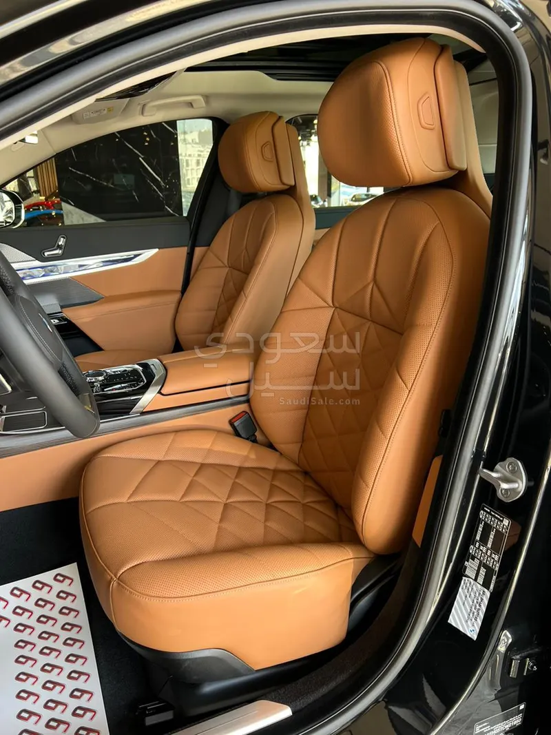 2026 بي ام دبليو الفئة السابعة 735أي