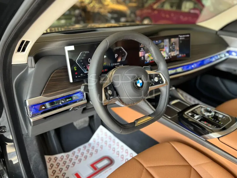 2026 بي ام دبليو الفئة السابعة 735أي