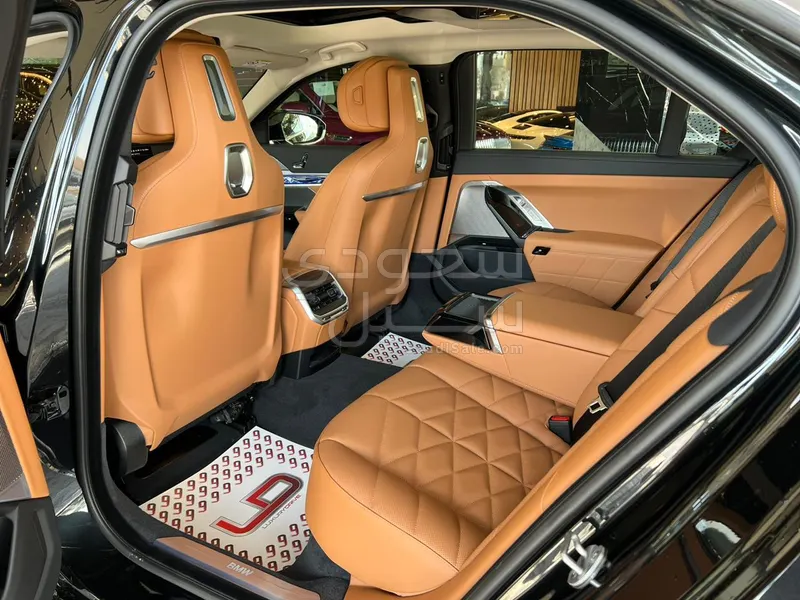 2026 بي ام دبليو الفئة السابعة 735أي