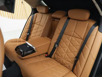 2026 بي ام دبليو الفئة السابعة 735أي