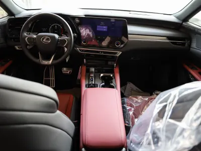 2025 لكزس أر إكس 350 إف