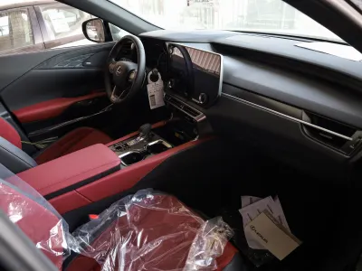 2025 لكزس أر إكس 350 إف