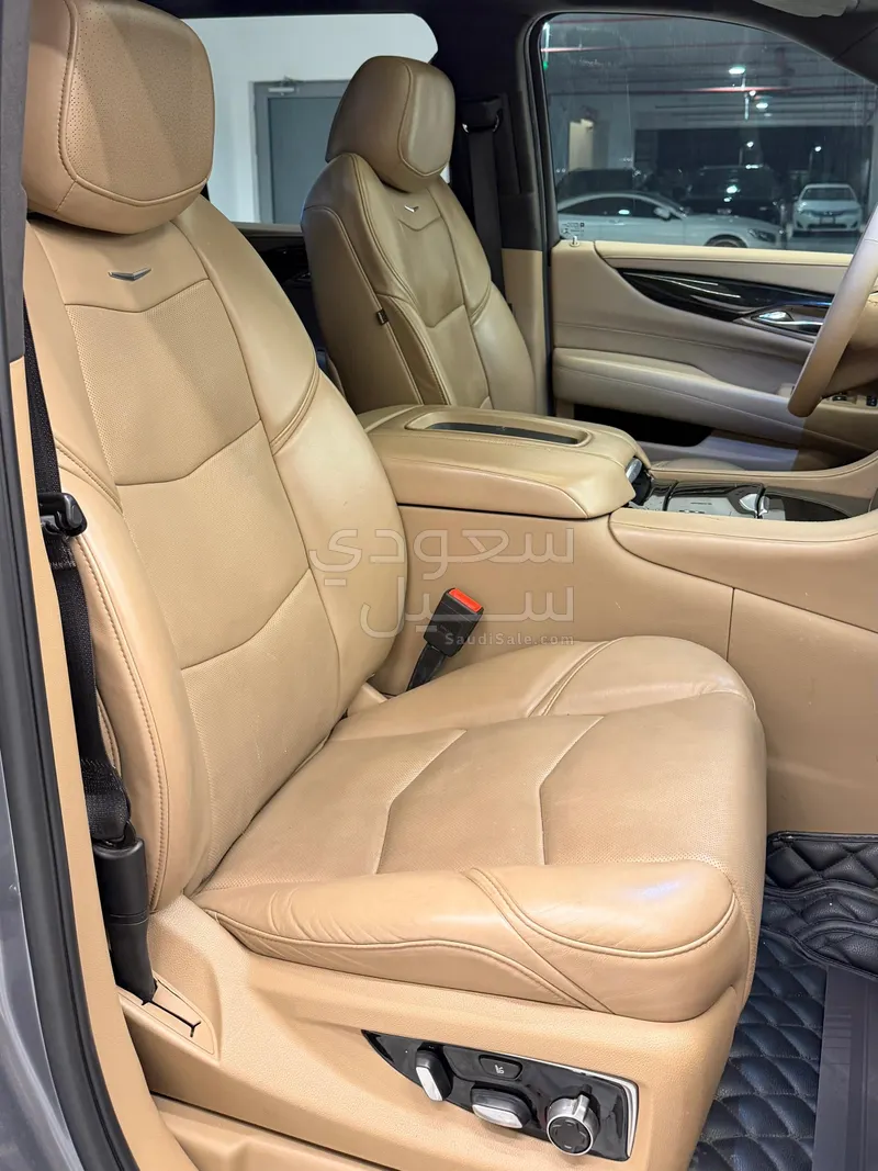 2020 كاديلاك اسكاليد بلاتينيوم