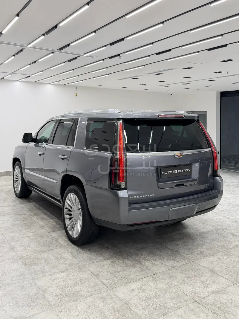 2020 كاديلاك اسكاليد بلاتينيوم