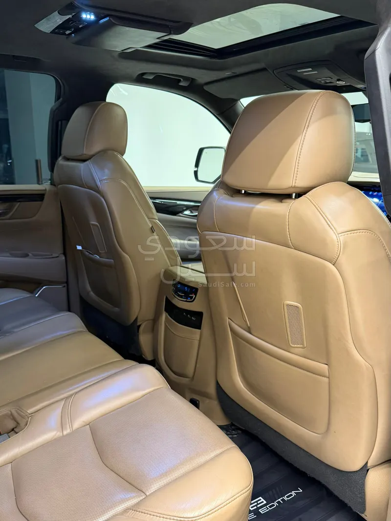 2020 كاديلاك اسكاليد بلاتينيوم