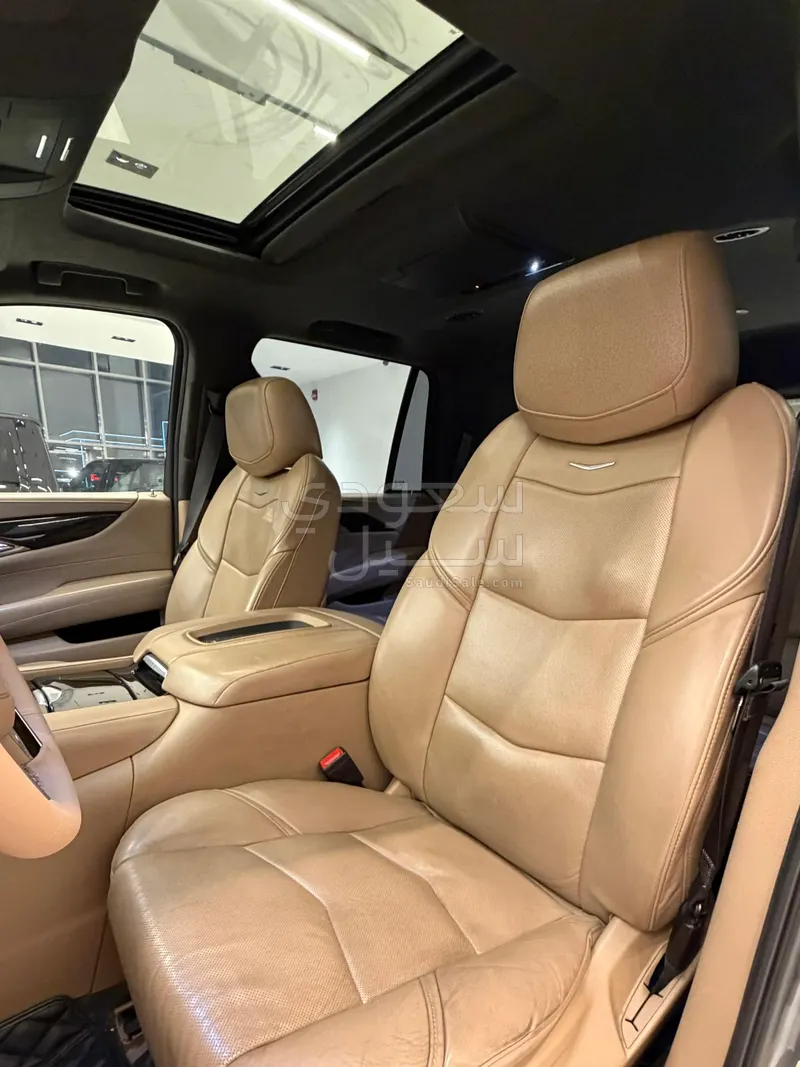 2020 كاديلاك اسكاليد بلاتينيوم