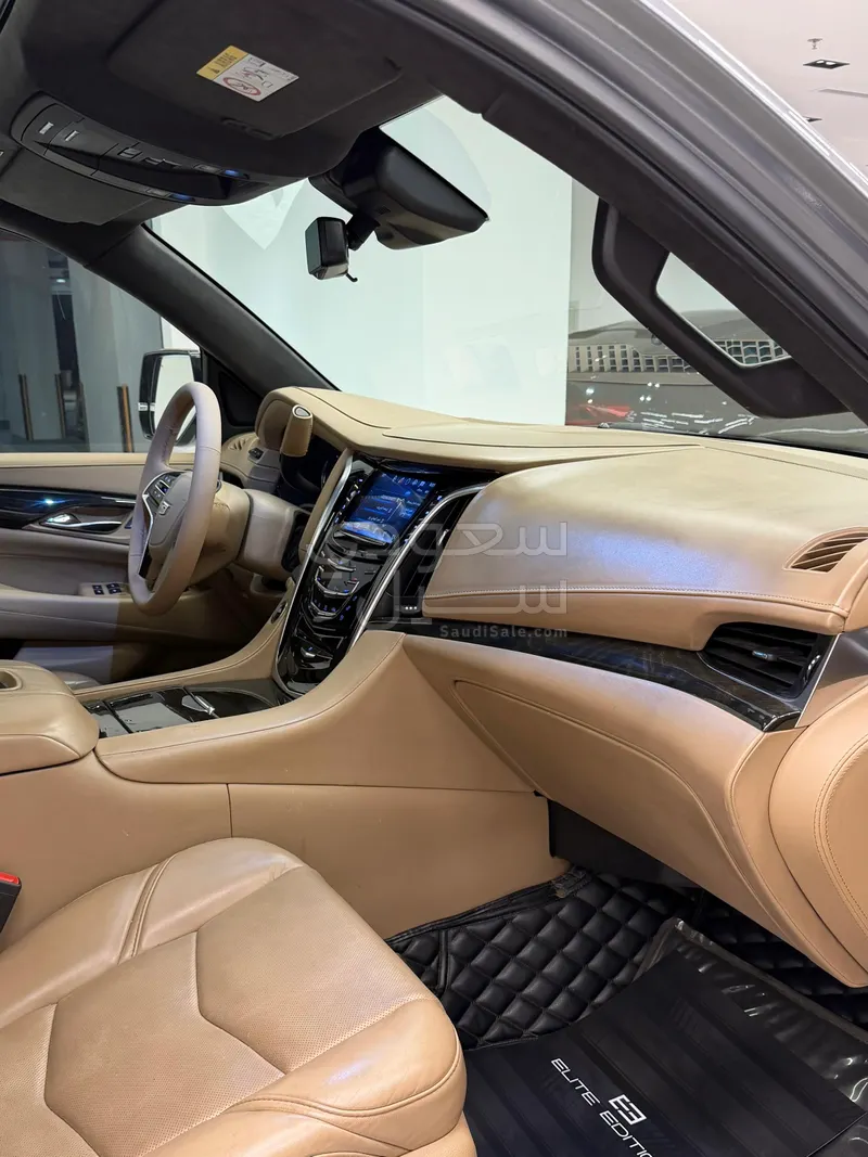 2020 كاديلاك اسكاليد بلاتينيوم