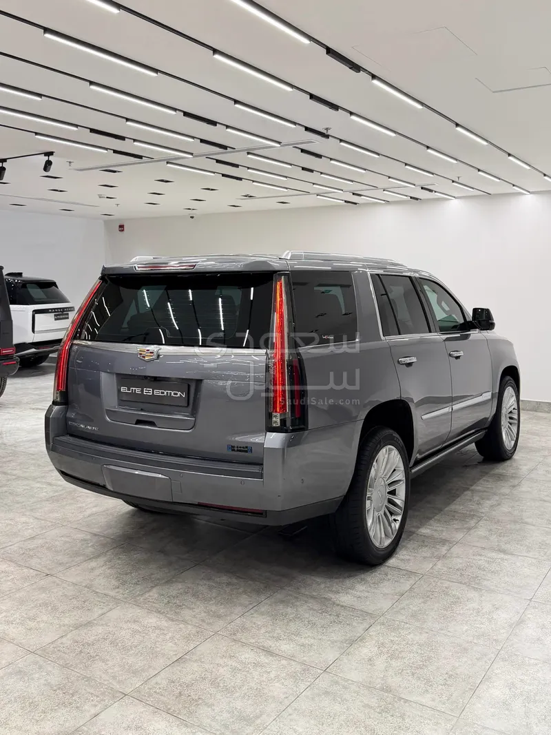 2020 كاديلاك اسكاليد بلاتينيوم