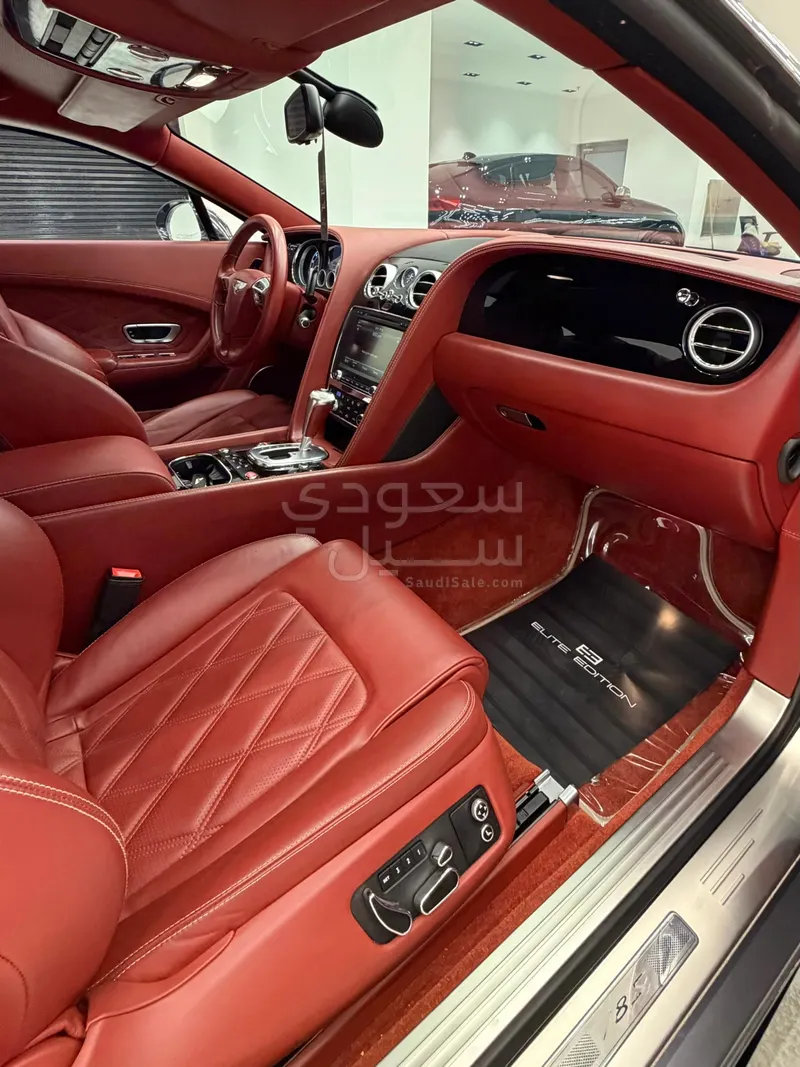 2015 بنتلي كونتيننتل جي تي مولنير في 8 اس