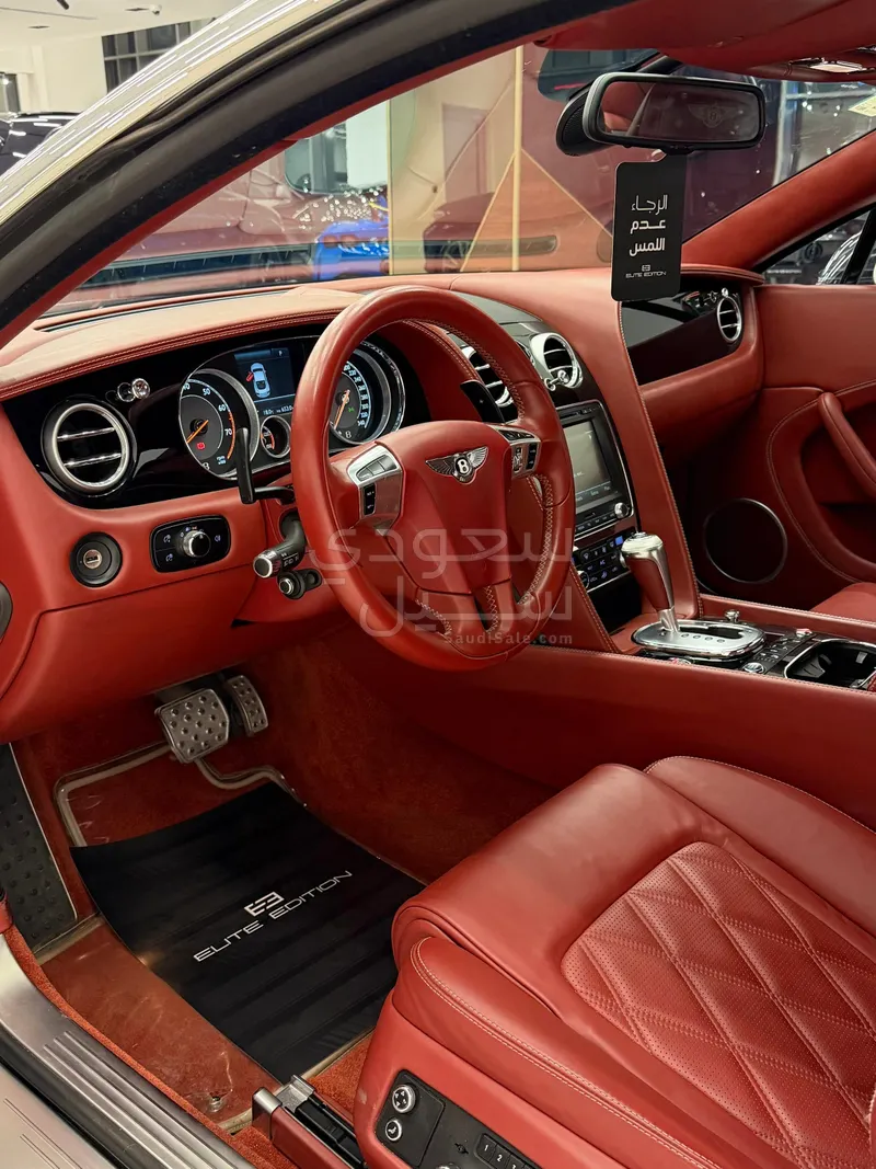 2015 بنتلي كونتيننتل جي تي مولنير في 8 اس