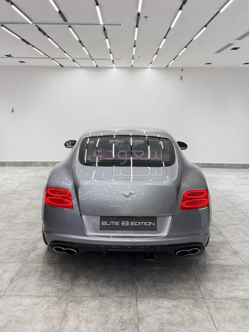 2015 بنتلي كونتيننتل جي تي مولنير في 8 اس