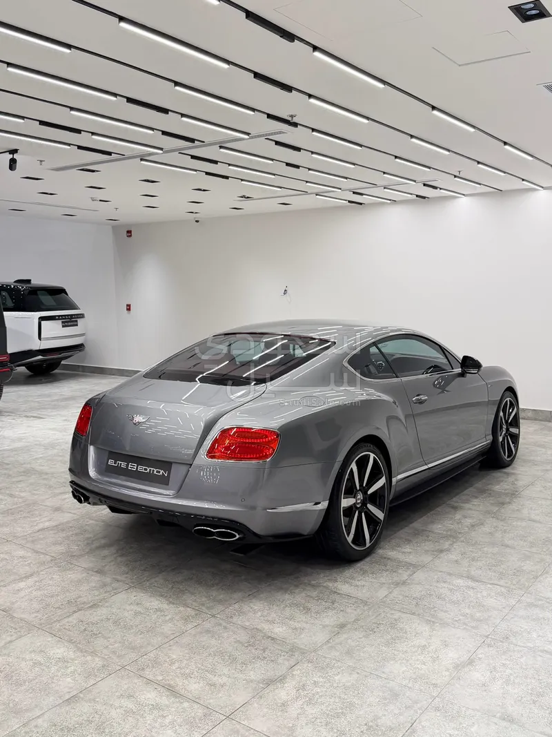 2015 بنتلي كونتيننتل جي تي مولنير في 8 اس