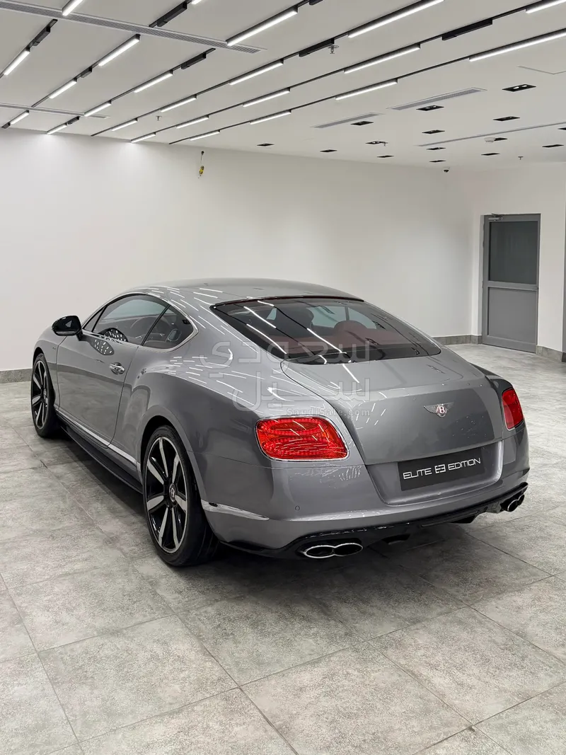 2015 بنتلي كونتيننتل جي تي مولنير في 8 اس