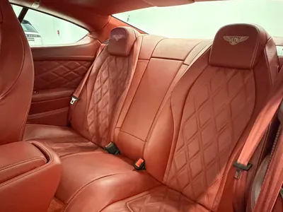 2015 بنتلي كونتيننتل جي تي مولنير في 8 اس