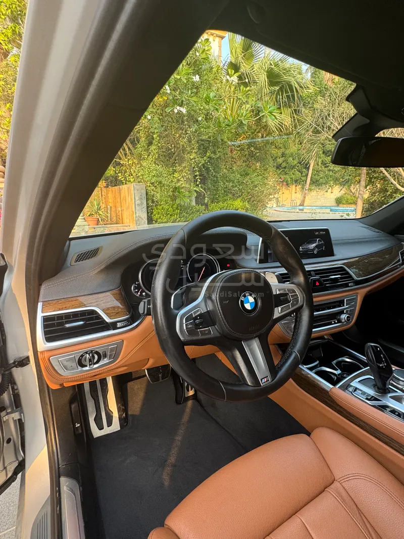 2019 بي ام دبليو الفئة السابعة 730 إل أي