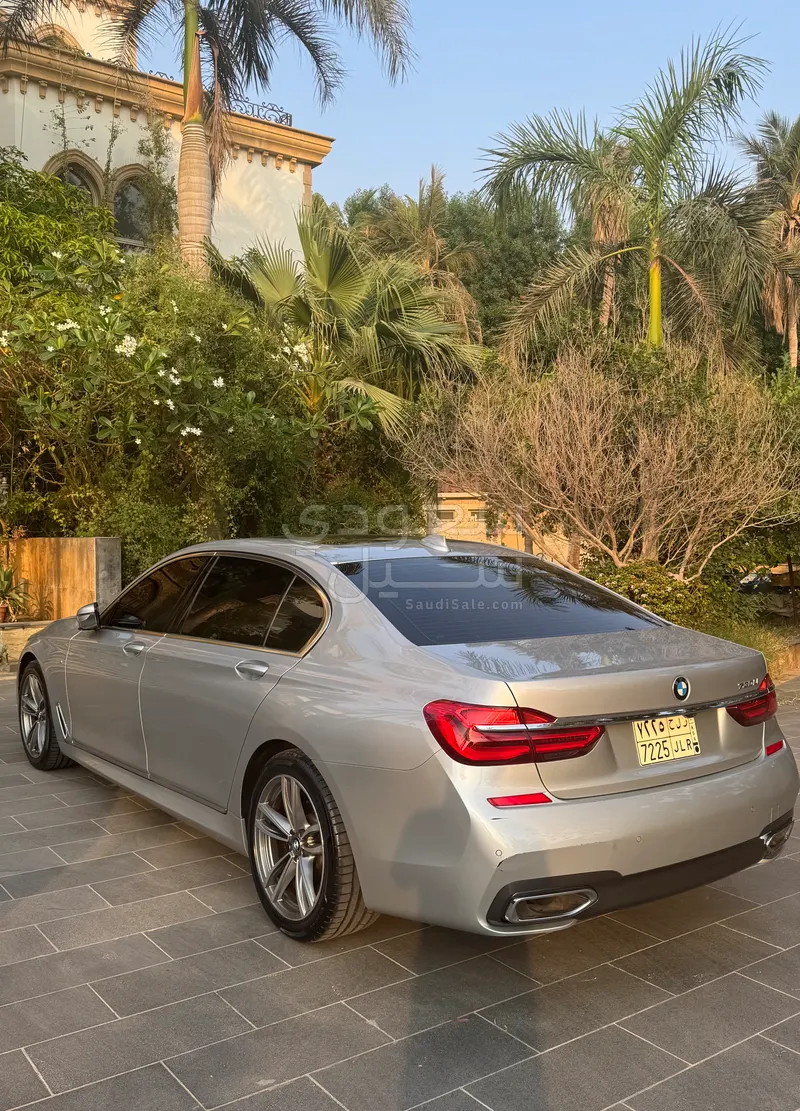 2019 بي ام دبليو الفئة السابعة 730 إل أي