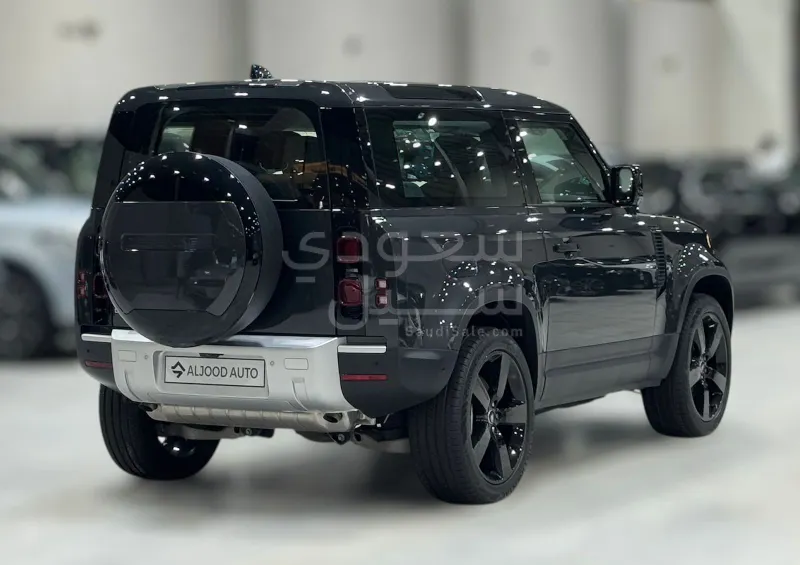 2024 Land Rover Defender 90