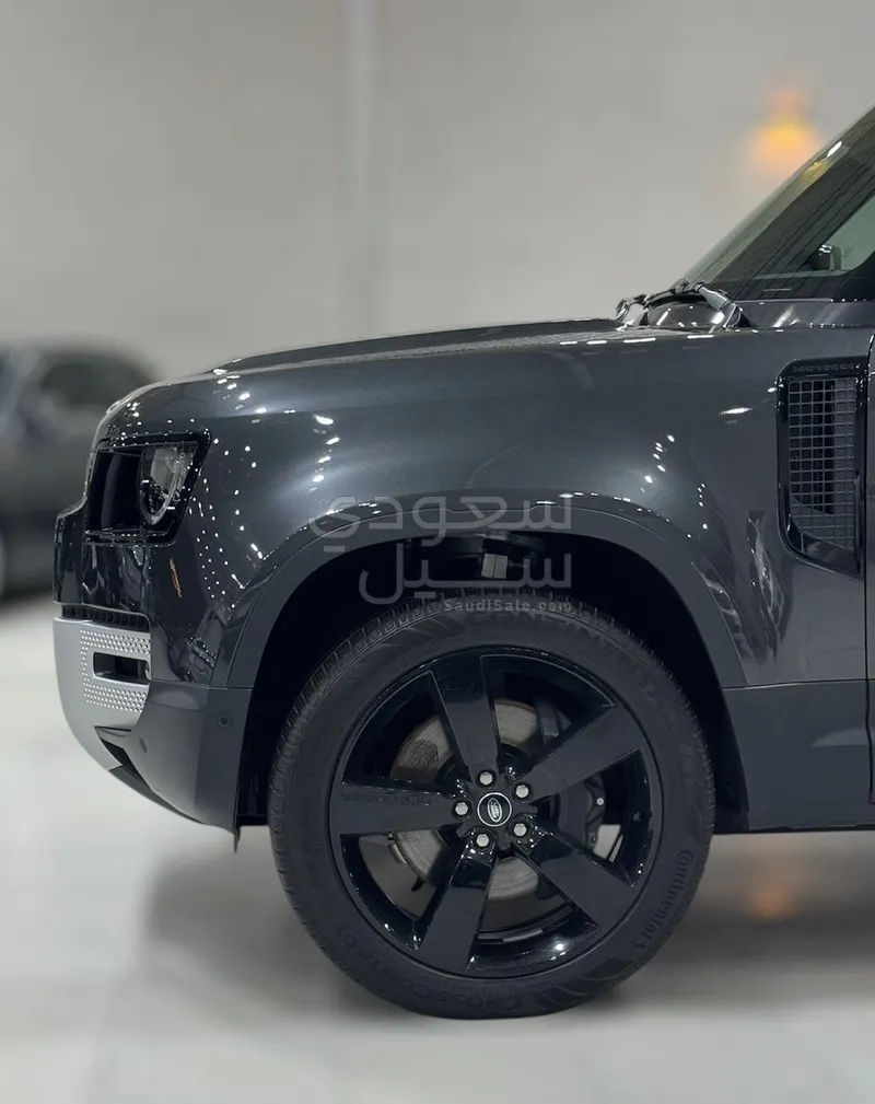2024 Land Rover Defender 90