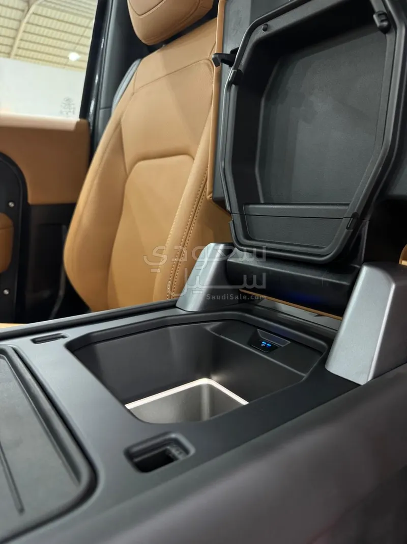 2024 Land Rover Defender 90