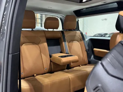 2024 Land Rover Defender 90