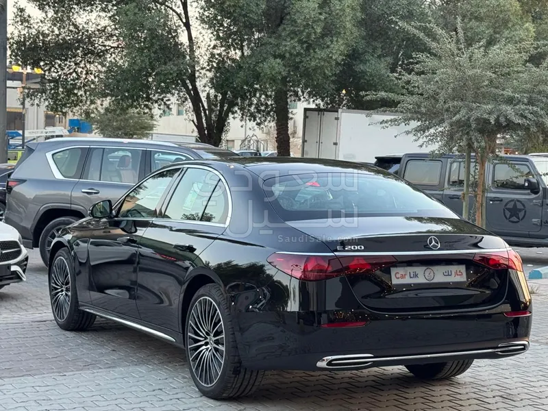 2026 Mercedes-Benz E 200