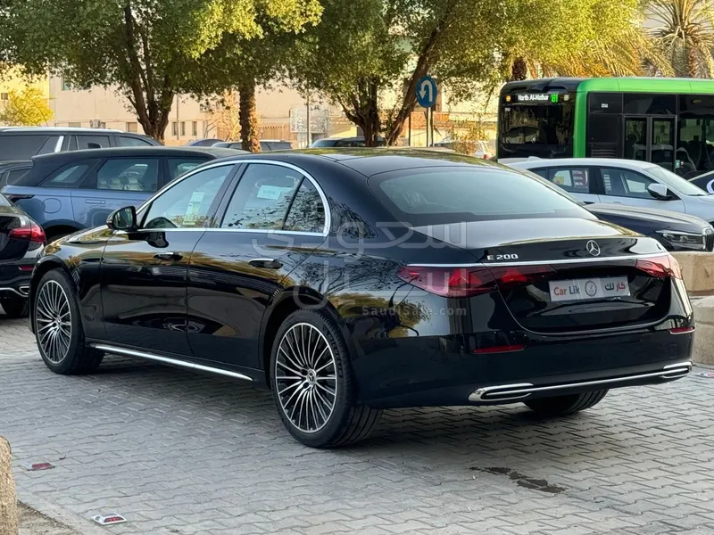 2026 Mercedes-Benz E 200