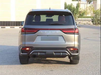 2023 لكزس إل إكس 700 أف سبورت