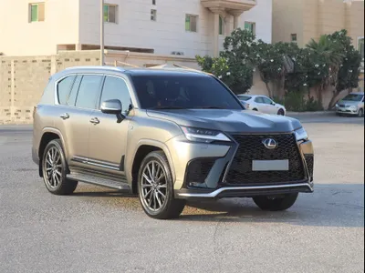 2023 لكزس إل إكس 700 أف سبورت