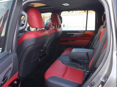 2023 لكزس إل إكس 700 أف سبورت