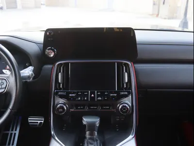 2023 لكزس إل إكس 700 أف سبورت