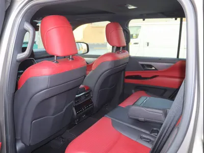 2023 لكزس إل إكس 700 أف سبورت