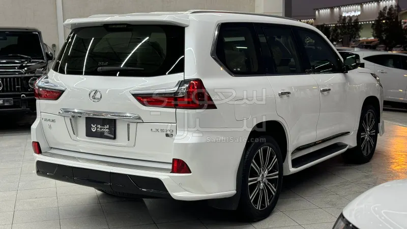 2020 لكزس إل إكس 570